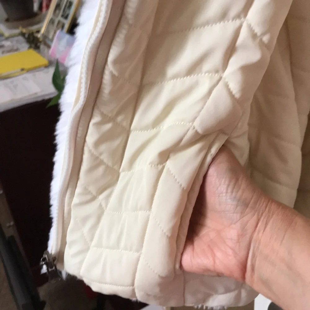 Coat - Picture 8 of 9